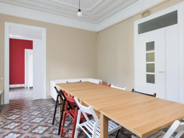 Room in shared apartment in Barcelona