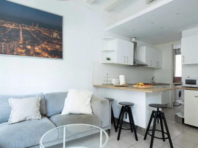 Room in shared apartment in Barcelona