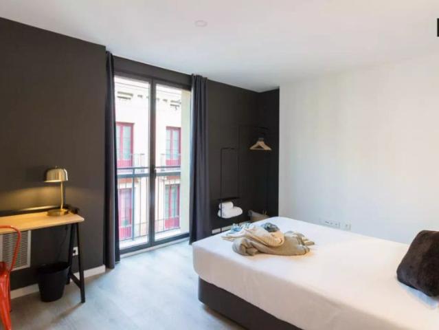 Room in shared apartment in Barcelona