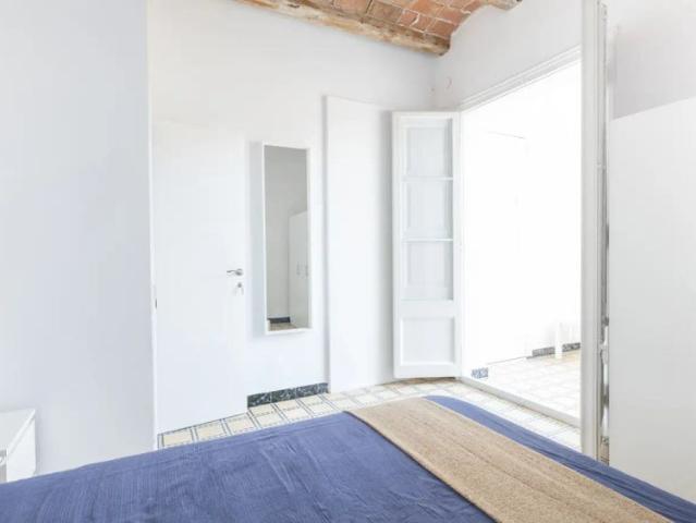 Room in shared apartment in Barcelona