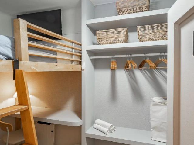 Room in shared apartment in Barcelona