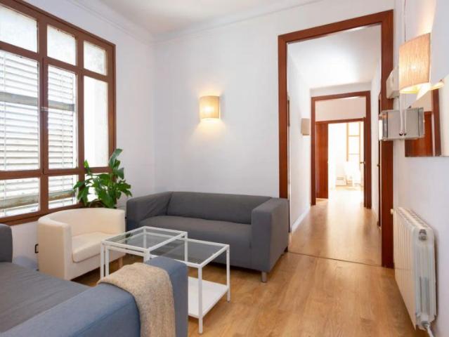 Room in shared apartment in Barcelona