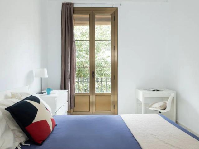 Room in shared apartment in Barcelona