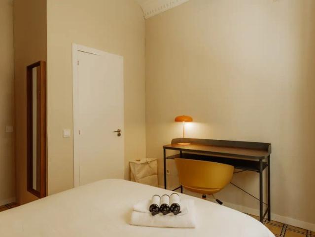 Room in shared apartment in Barcelona