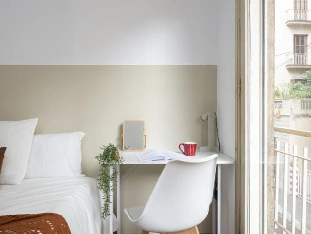 Room in shared apartment in Barcelona