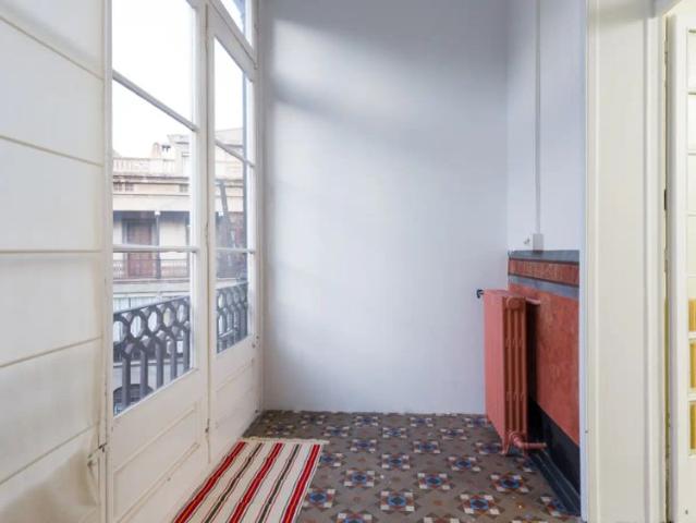 Room in shared apartment in Barcelona