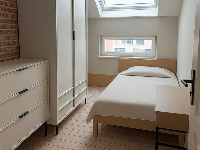 Room in shared apartment in Bruxelles