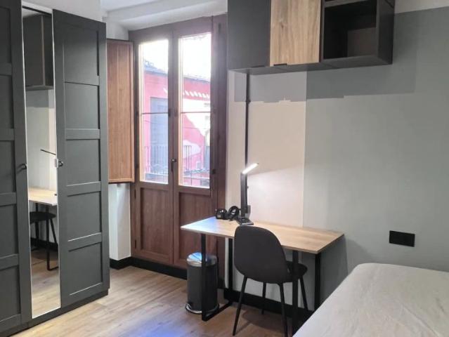 Room in shared apartment in Granada