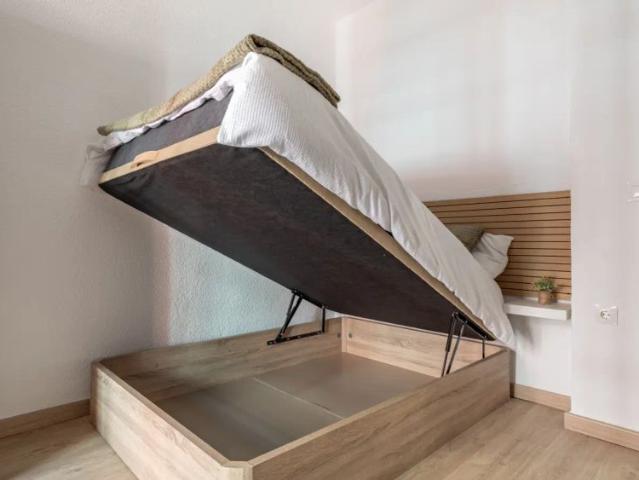 Room in shared apartment in Granada