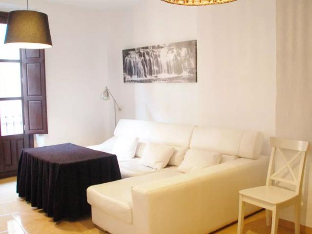 Room in shared apartment in Granada