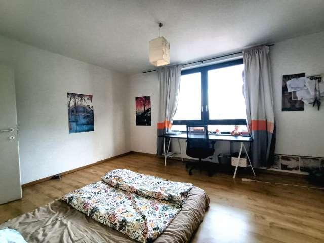 Room in shared apartment in Ixelles