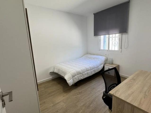 Room in shared apartment in La Ñora