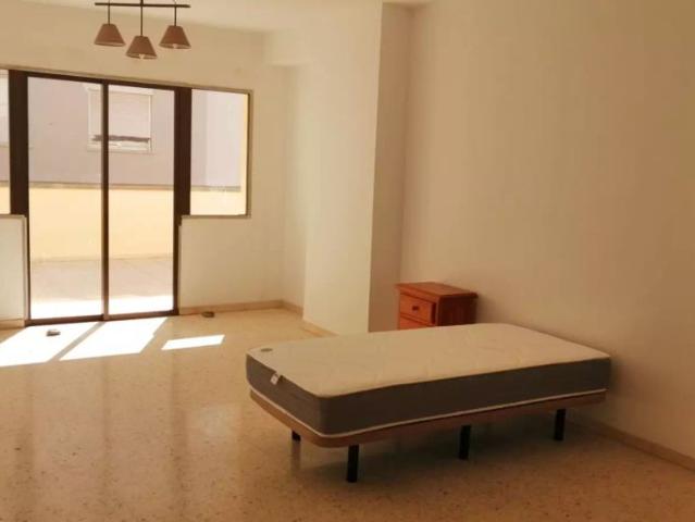 Room in shared apartment in Las Palmas de Gran Canaria