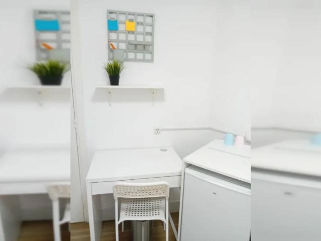 Room in shared apartment in L'Hospitalet de Llobregat