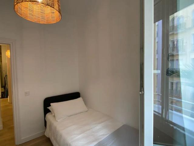 Room in shared apartment in Madrid