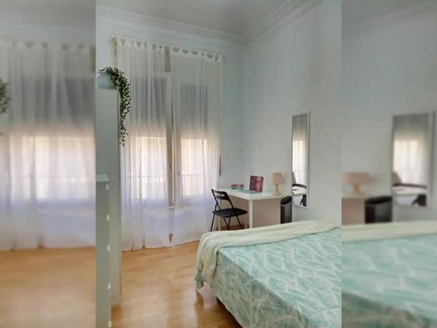 Room in shared apartment in Madrid