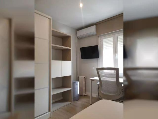 Room in shared apartment in Madrid