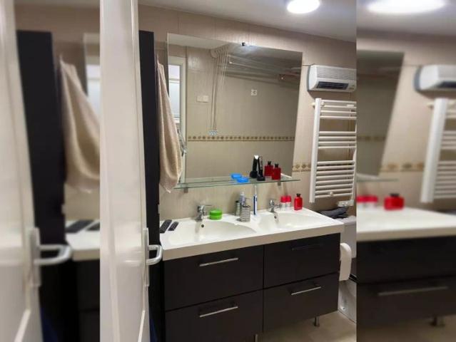 Room in shared apartment in Madrid