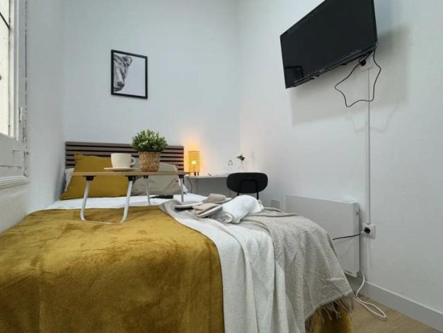 Room in shared apartment in Madrid