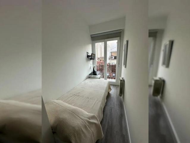Room in shared apartment in Madrid