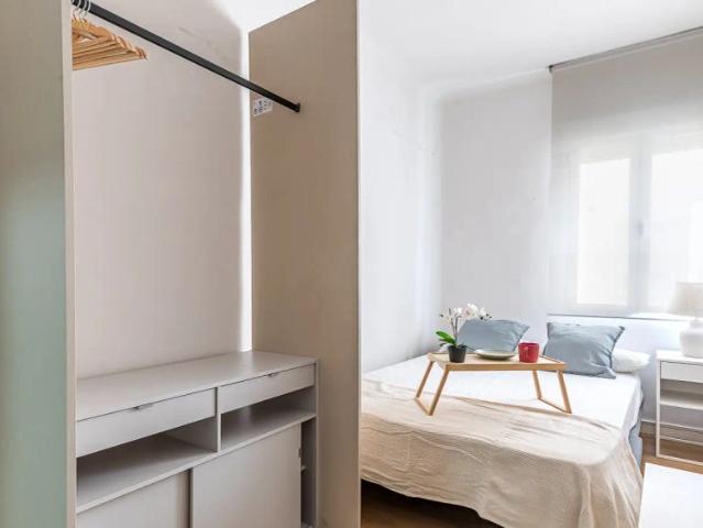 Room in shared apartment in Madrid