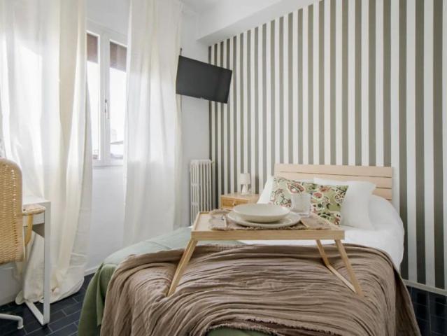 Room in shared apartment in Madrid