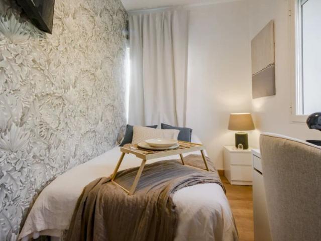Room in shared apartment in Madrid