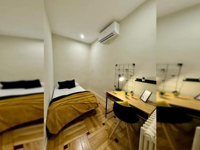 Room in shared apartment in Madrid