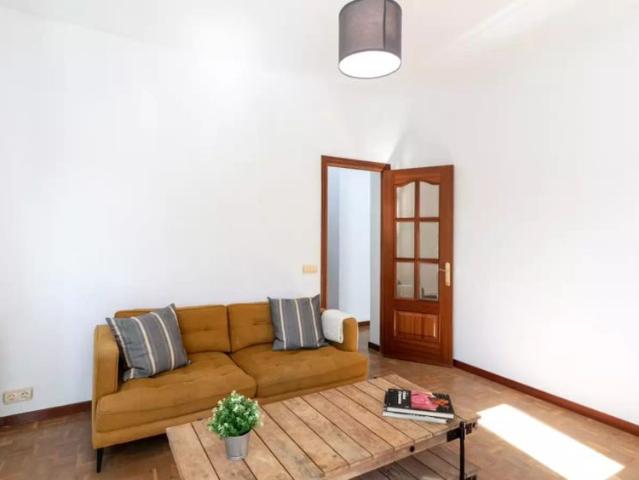 Room in shared apartment in Madrid
