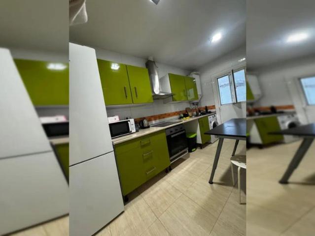 Room in shared apartment in Madrid