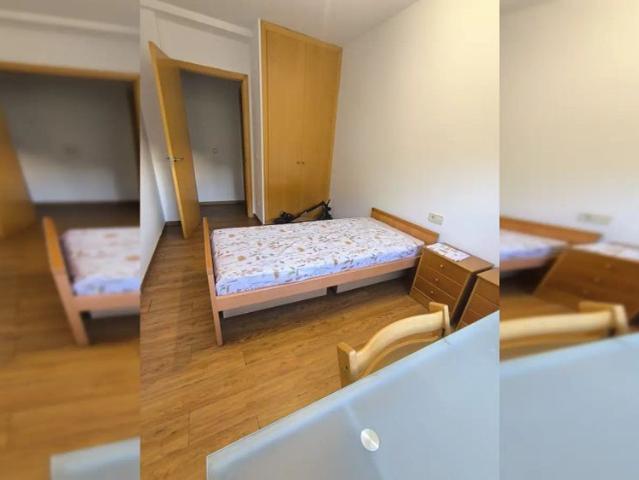 Room in shared apartment in Museros