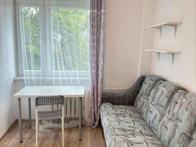 Room in shared apartment in Pozna?