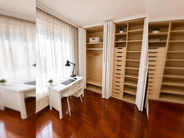 Room in shared apartment in Pamplona