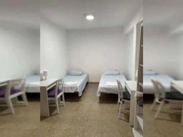 Room in shared apartment in València