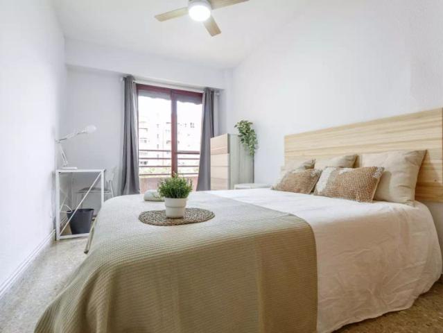 Room in shared apartment in València