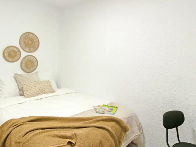 Room in shared apartment in València