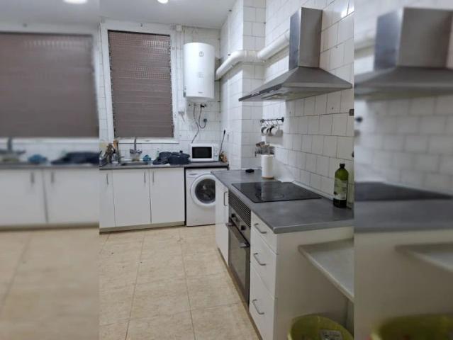 Room in shared apartment in València