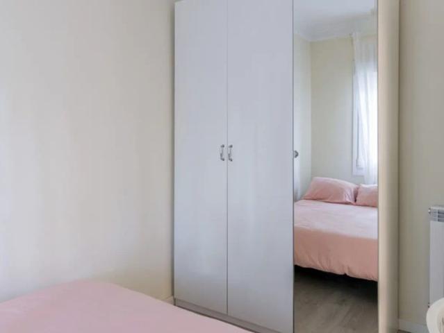 Room in shared apartment in Zaragoza