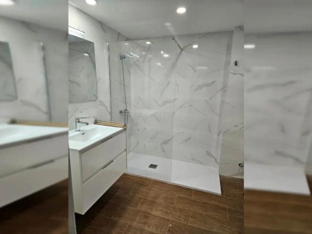 Room in shared apartment in Zaragoza