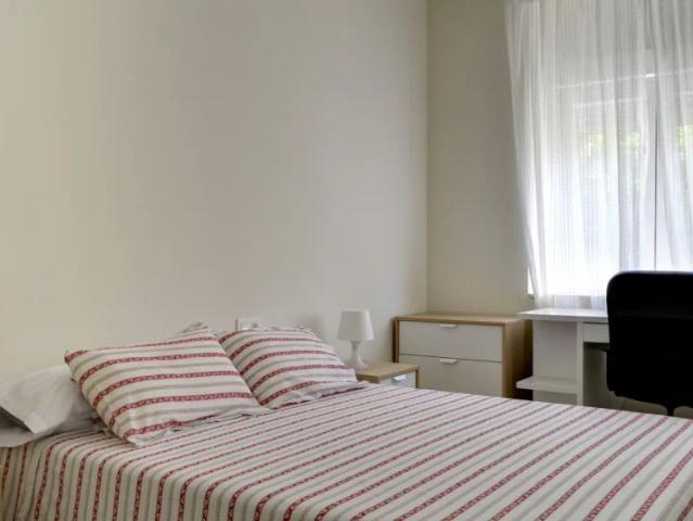 Room in shared apartment in Zaragoza