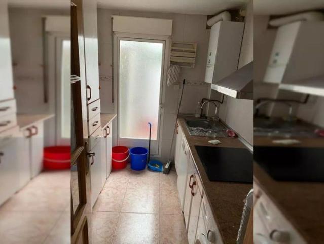 Room in shared apartment in Zaragoza