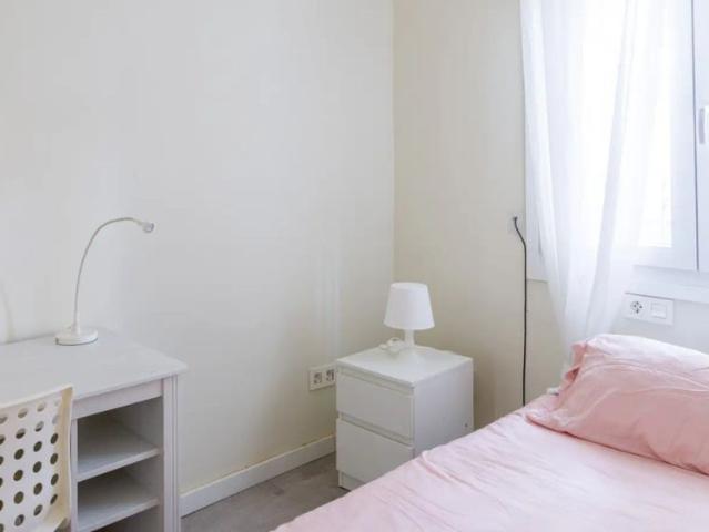 Room in shared apartment in Zaragoza