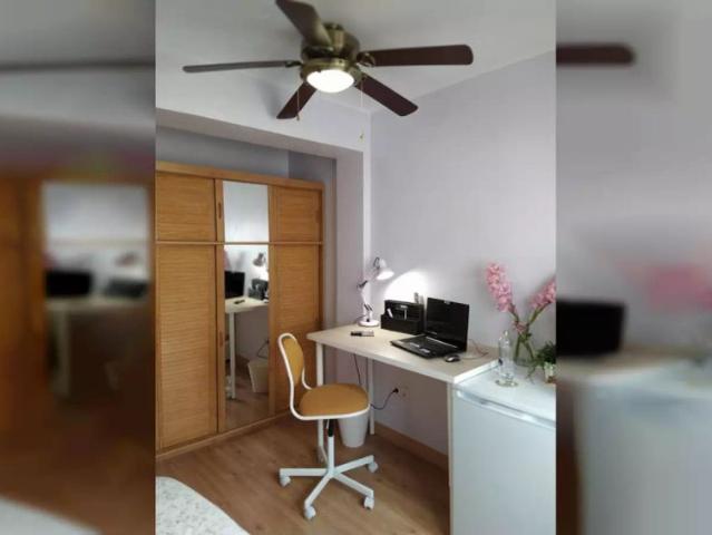 Room in shared apartment in Zaragoza