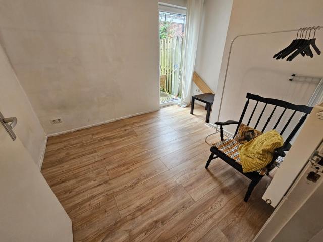 room in shared apartment with garden