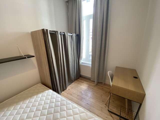 Room in shared flat for rent in Anneessens, Brussels
