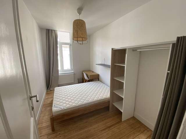 Room in shared flat for rent in Anneessens, Brussels