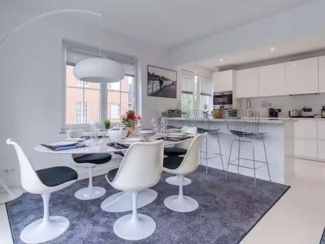 Room in shared flat for rent in Roodebeek Constellations