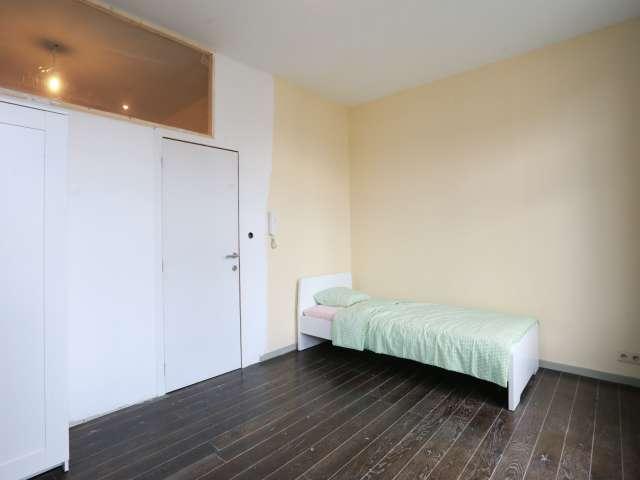 Room in shared flat for rent in Stalingrad, Brussels