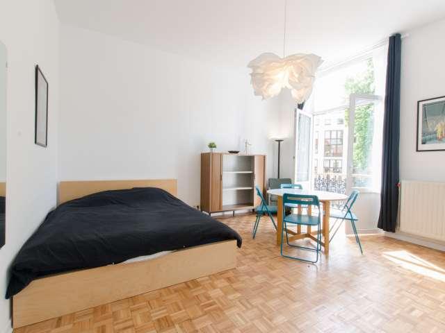 Room in shared flat for rent in Squares, Brussels