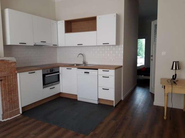 Room in shared flat for rent, Roodebeek Constellations